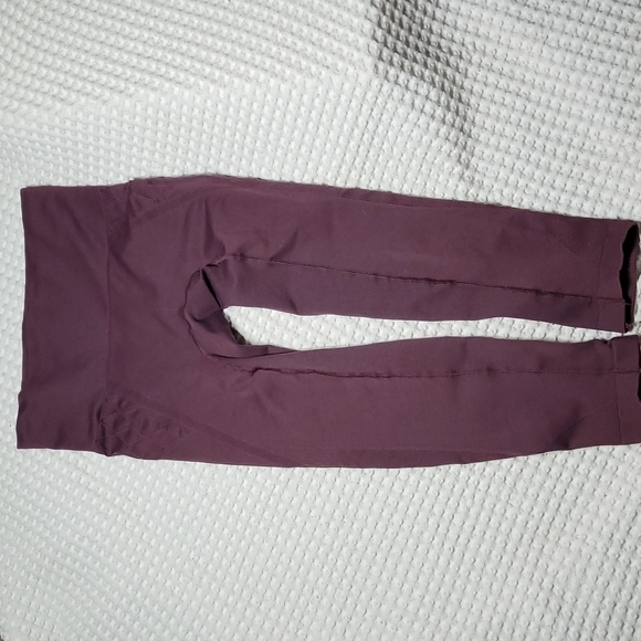 Athleta* Leggings* Cabernet* Sz S - Picture 1 of 5